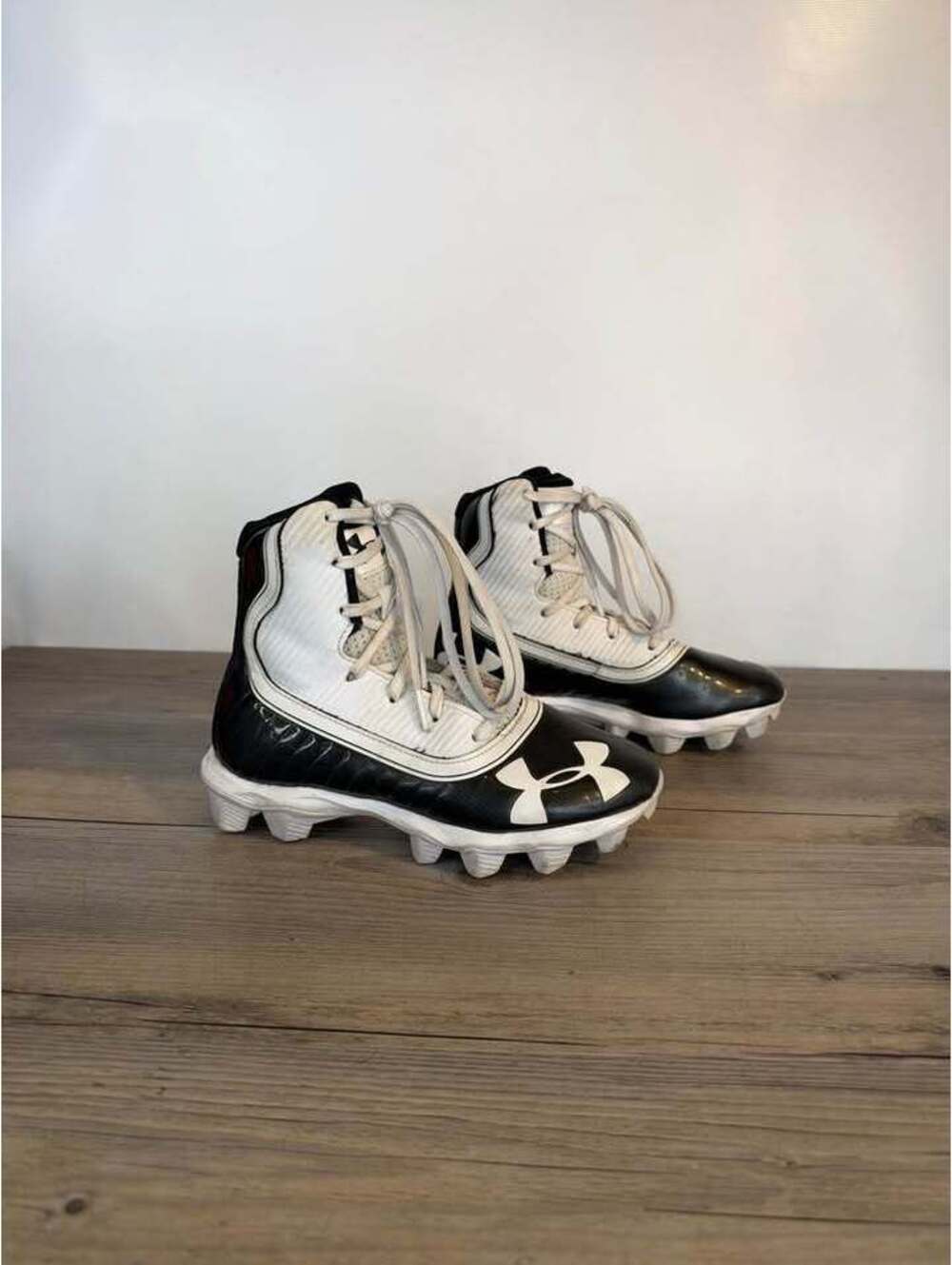 Under Armour Highlight RM Jr Football Cleats 3021201-002 Black White 1Y